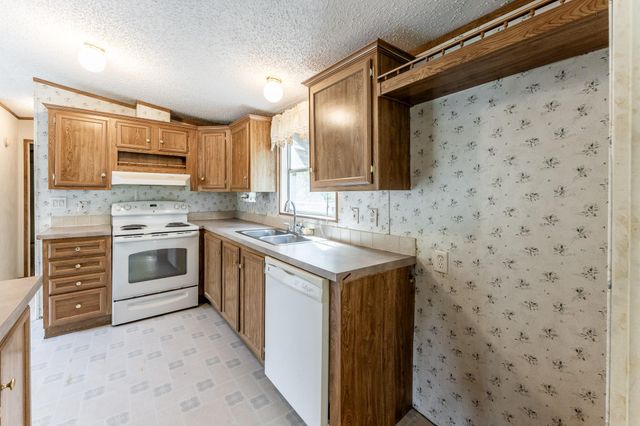 400 Marina Drive, Trinity, TX 75862