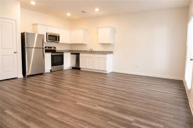 2095 Emerson Dr, Auburn, GA 30011