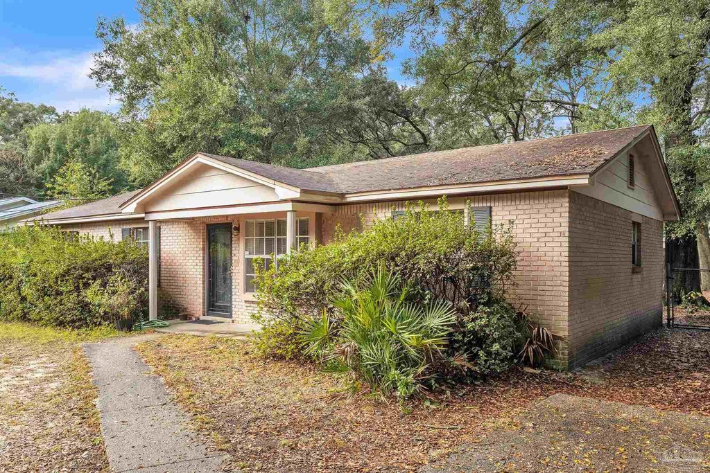 12880 Hartung Ave, Pensacola, FL 32506