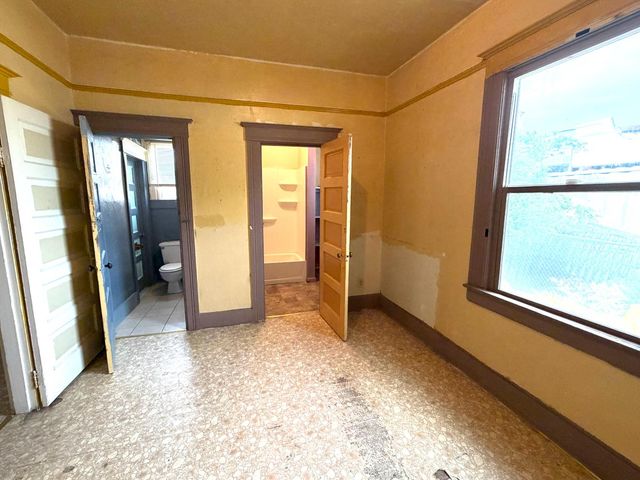 230 W 18th St, Merced, CA 95340