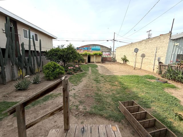 230 W 18th St, Merced, CA 95340