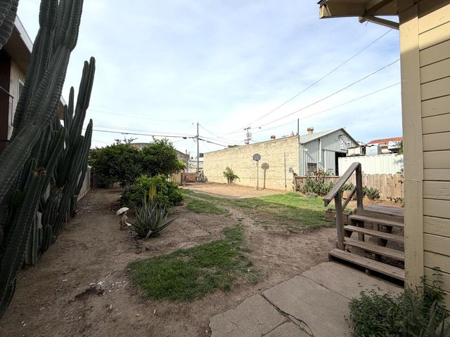 230 W 18th St, Merced, CA 95340