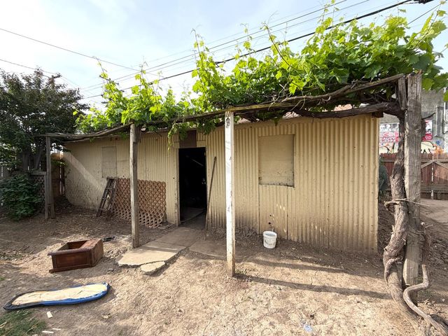 230 W 18th St, Merced, CA 95340