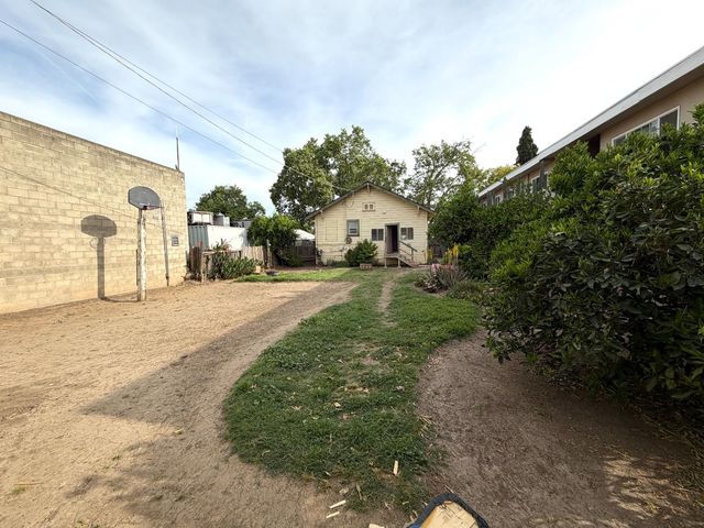 230 W 18th St, Merced, CA 95340