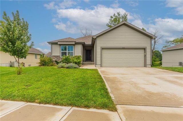 10110 Siena Drive, Peculiar, MO 64078