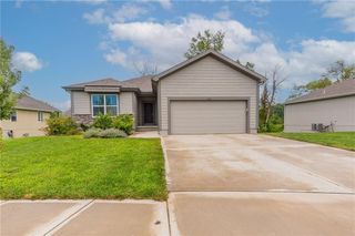 10110 Siena Drive, Peculiar, MO 64078