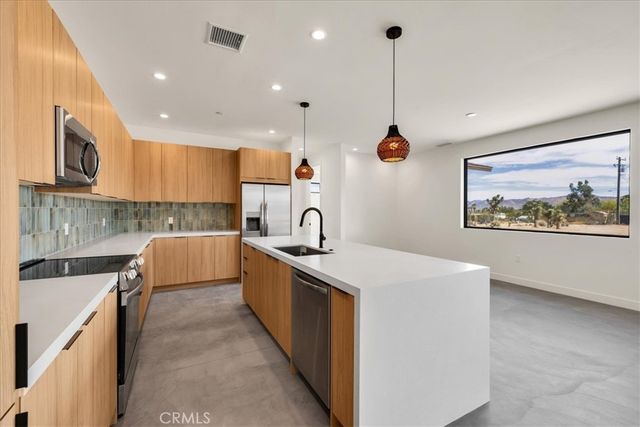 58833 Sunflower Drive, Yucca Valley, CA 92284
