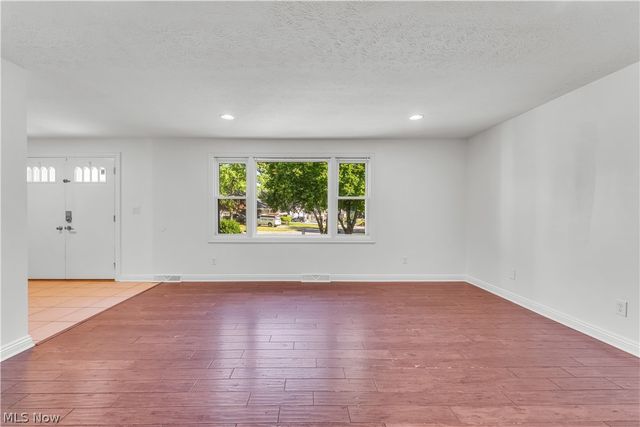 20685 Chestnut Drive, Strongsville, OH 44149