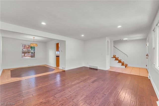 20685 Chestnut Drive, Strongsville, OH 44149