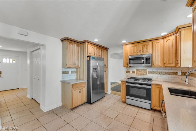 20685 Chestnut Drive, Strongsville, OH 44149