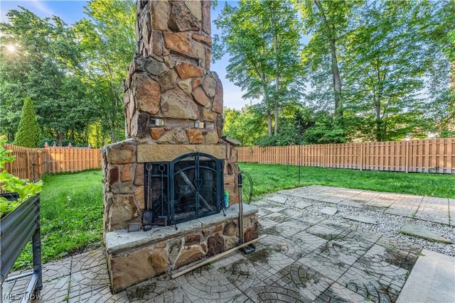 20685 Chestnut Drive, Strongsville, OH 44149