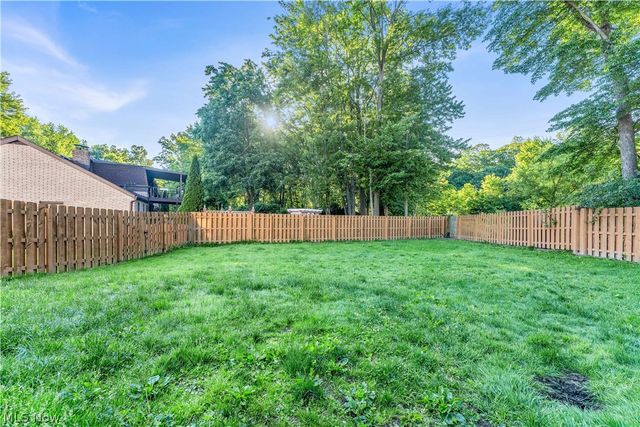 20685 Chestnut Drive, Strongsville, OH 44149