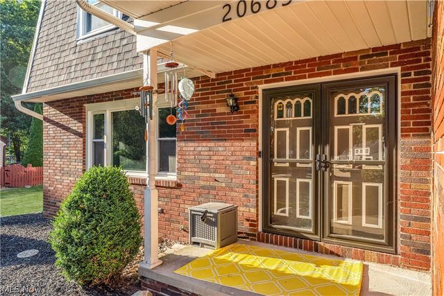 20685 Chestnut Drive, Strongsville, OH 44149