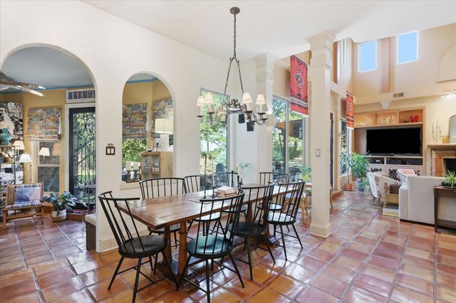 800 Oakwood Court, Highland Village, TX 75077