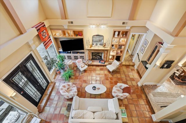 800 Oakwood Court, Highland Village, TX 75077