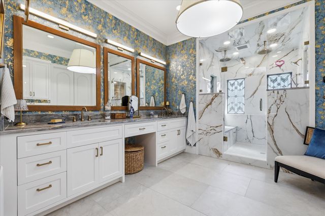 800 Oakwood Court, Highland Village, TX 75077