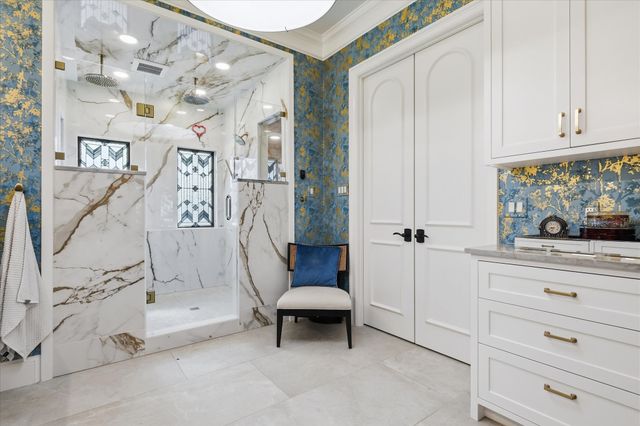 800 Oakwood Court, Highland Village, TX 75077