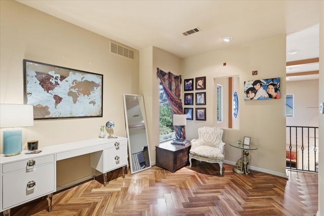 800 Oakwood Court, Highland Village, TX 75077