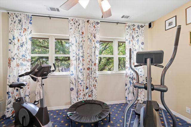 800 Oakwood Court, Highland Village, TX 75077