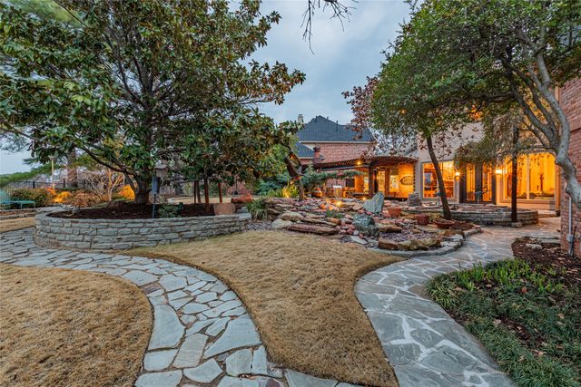 800 Oakwood Court, Highland Village, TX 75077