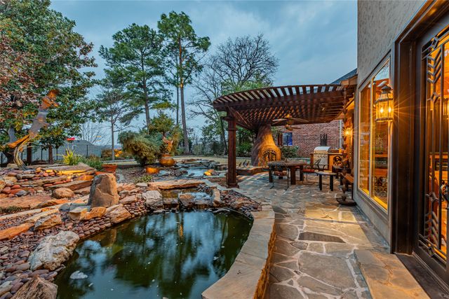 800 Oakwood Court, Highland Village, TX 75077