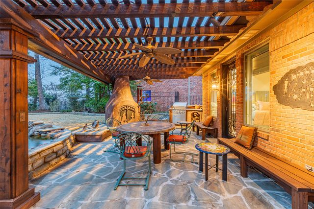 800 Oakwood Court, Highland Village, TX 75077