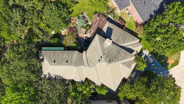 800 Oakwood Court, Highland Village, TX 75077