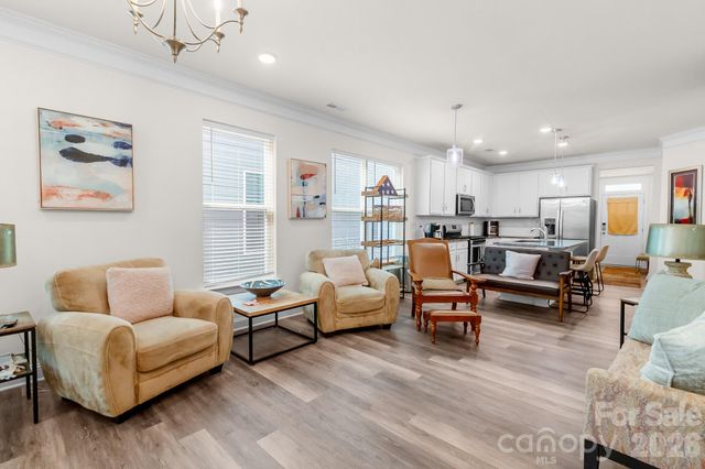 8026 Saluda Drive, Charlotte, NC 28269