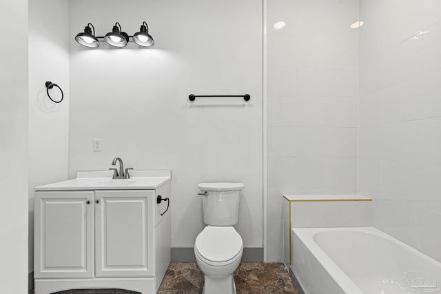 1302 Dr Martin Luther King Jr Dr, Pensacola, FL 32503