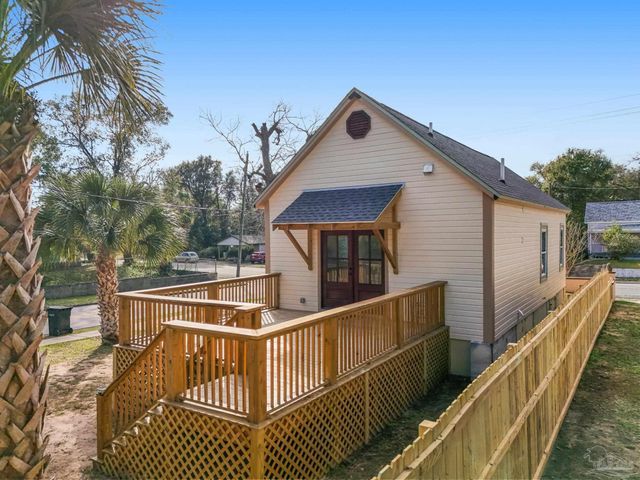 1302 Dr Martin Luther King Jr Dr, Pensacola, FL 32503