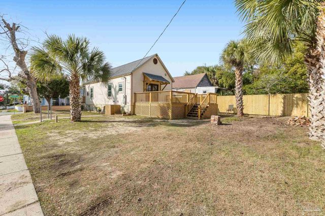 1302 Dr Martin Luther King Jr Dr, Pensacola, FL 32503