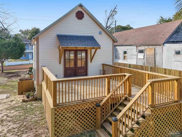 1302 Dr Martin Luther King Jr Dr, Pensacola, FL 32503