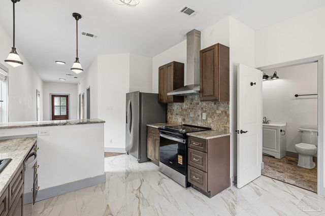 1302 Dr Martin Luther King Jr Dr, Pensacola, FL 32503