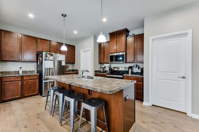 824 Canoe ST, Chesapeake, VA 23323