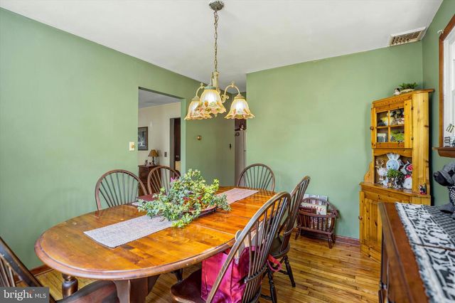23 HAUSMAN RD, Green Lane, PA 18054