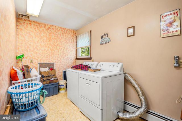 23 HAUSMAN RD, Green Lane, PA 18054