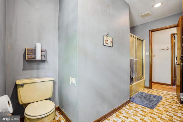 23 HAUSMAN RD, Green Lane, PA 18054