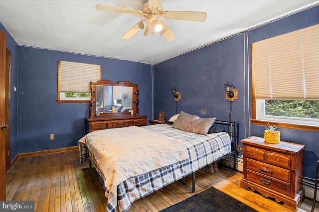 23 HAUSMAN RD, Green Lane, PA 18054