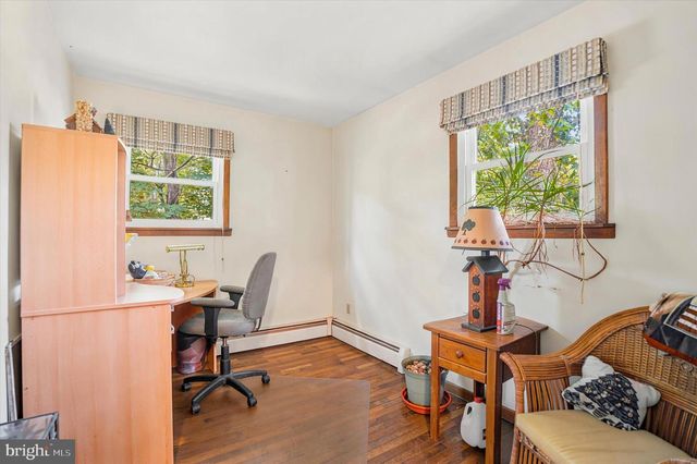 23 HAUSMAN RD, Green Lane, PA 18054