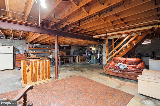 23 HAUSMAN RD, Green Lane, PA 18054