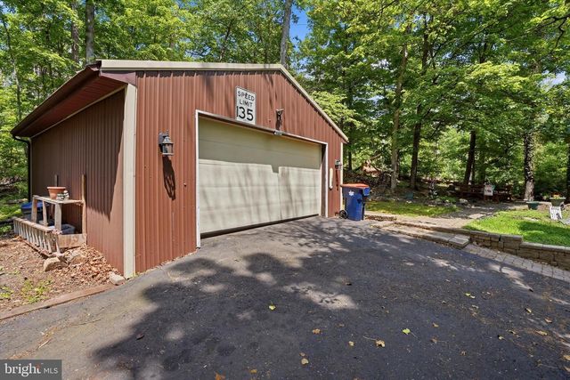 23 HAUSMAN RD, Green Lane, PA 18054