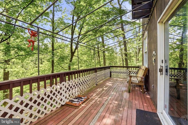 23 HAUSMAN RD, Green Lane, PA 18054