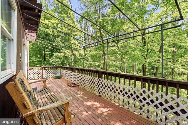 23 HAUSMAN RD, Green Lane, PA 18054