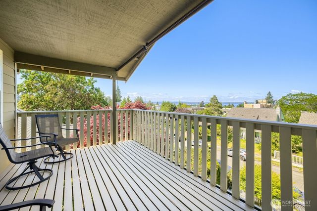 5632 42nd Avenue SW, Seattle, WA 98136
