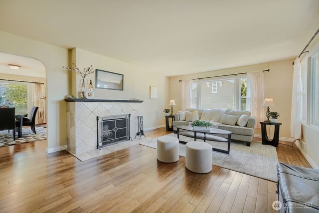 5632 42nd Avenue SW, Seattle, WA 98136