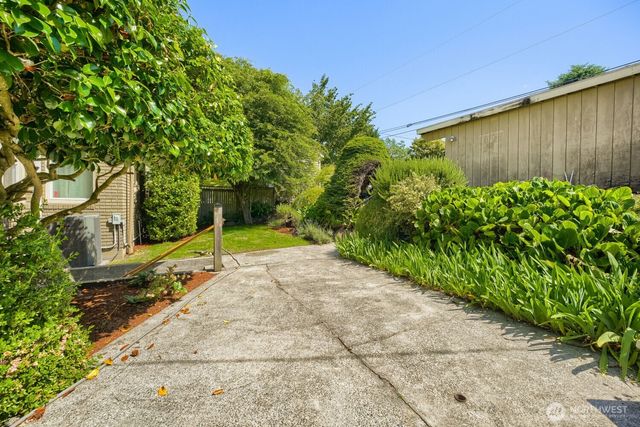 5632 42nd Avenue SW, Seattle, WA 98136