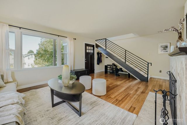 5632 42nd Avenue SW, Seattle, WA 98136