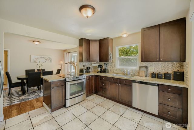 5632 42nd Avenue SW, Seattle, WA 98136