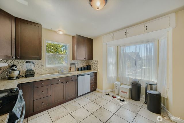 5632 42nd Avenue SW, Seattle, WA 98136