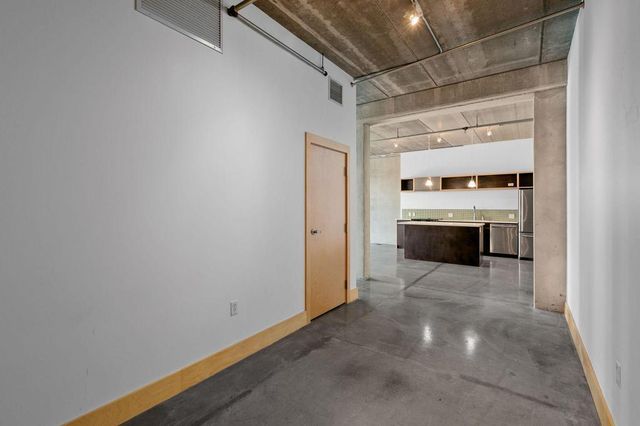 345 6th Avenue N 406, Minneapolis, MN 55401